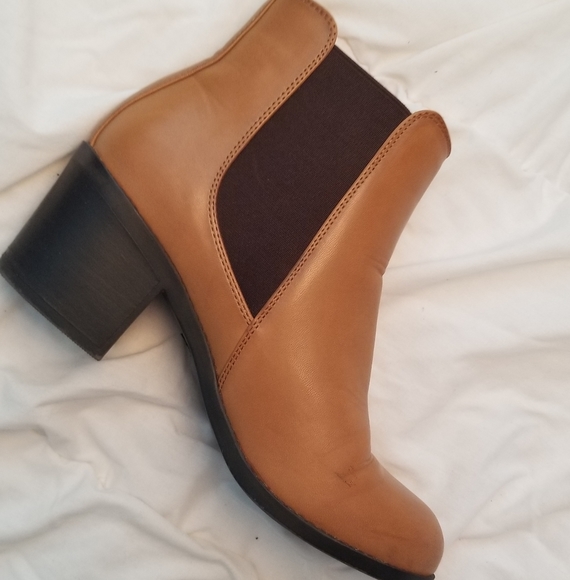 Brown fall boots - Picture 2 of 4